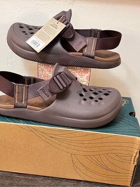 NWT Chaco Brown Strap Vented Sandal-Clog